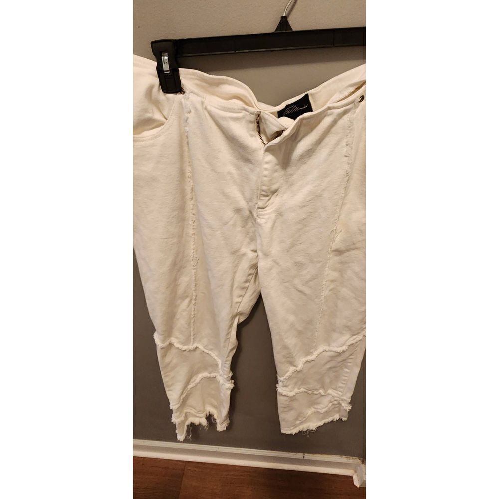 FUBU 2 PC SET - Picture 5 of 10